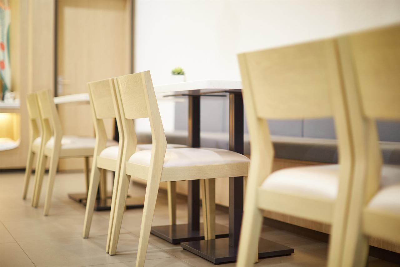 汉庭哈尔滨鸿翔路酒店 外观 照片